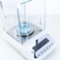 Professional Precision Scale with Transparent Glass Shield, 420g Capacity ø115mm for Labs and Pharma.