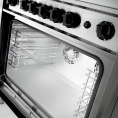 Industrial range with 5 gas burners and convection oven