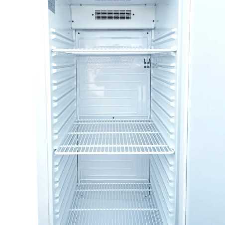 MBH - Nevera vertical hostelería refrig profesional. Mantiene temperatura óptima en entornos trabajo intensivo.
