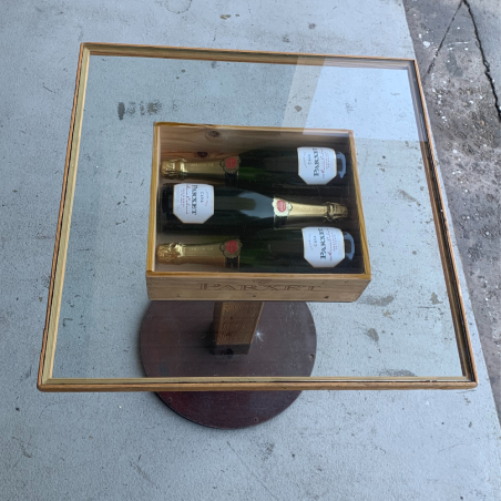 Taula de Vidre Vintage amb Ampolles de Cava Segona mà