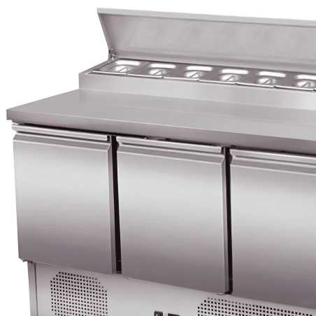 Table de préparation réfrigérée en acier inox 3 portes 260 litres 1365x700mm
