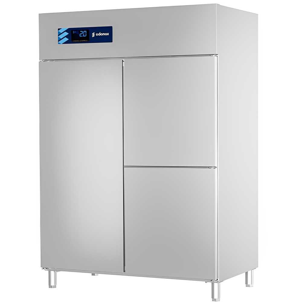 Industrial INOX refrigerator 1400 L GN 2/1 with 3 doors Industrial INOX refrigerator 1400 L GN 2/1 with 3 doors