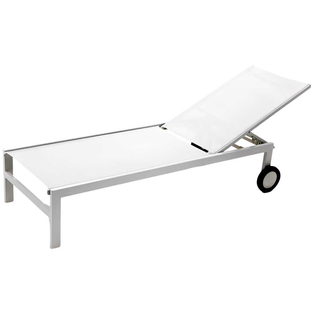 Bianca lounger for terrace and pool