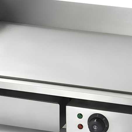 MBH - Contrôles de température et voyants sur plancha électrique professionnelle pour restauration.