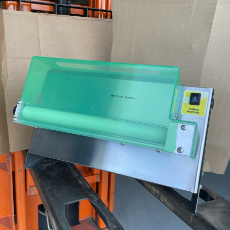 Laminadora de masa de pizza 45cm seminueva eléctrica