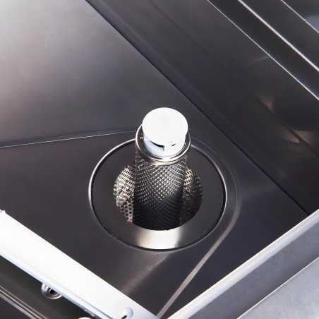 MBH - Supplied with universal and plate baskets for 50x50 dishwasher in commercial catering.