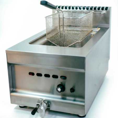 Friteuse gaz 10 L, 7 kW avec panier amovible : chauffe rapide et égouttage propre.