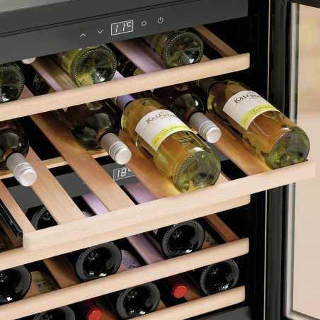 Clayettes en bois sur glissières à billes pour un accès confortable et sécurisé aux bouteilles en usage professionnel.