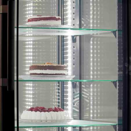 Il·luminació LED i 5 prestatges de vidre per destacar productes congelats amb una presentació atractiva al punt de venda.