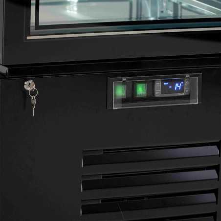 Control digital de temperatura i sistema de congelació ventilada per a una conservació homogènia entre -18 °C i -22 °C.