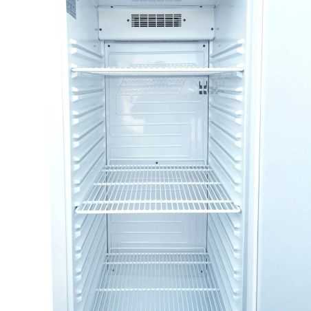 MBH - Nevera vertical hostelería refrig profesional. Mantiene temperatura óptima en entornos trabajo intensivo.